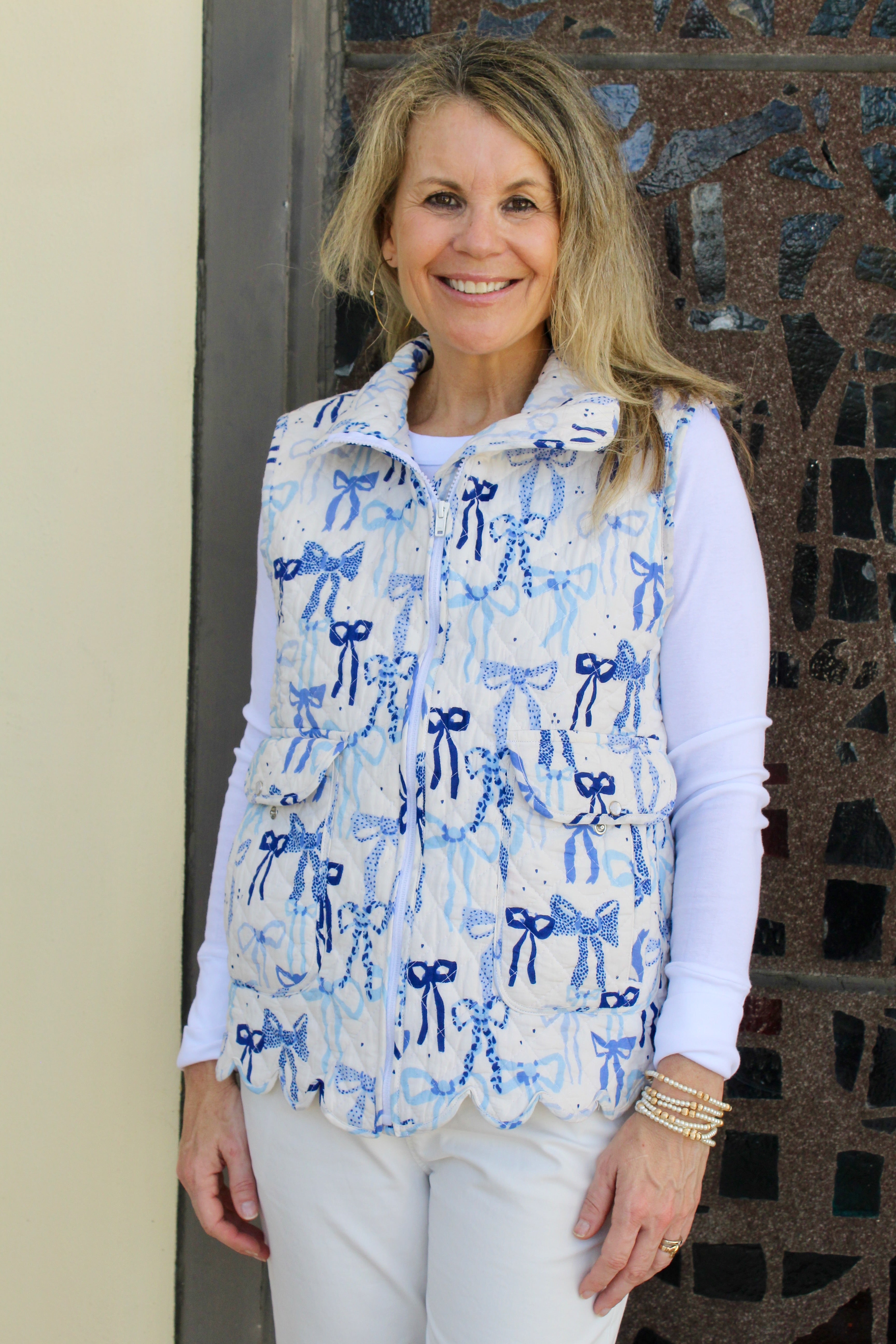 Quilted Scallop Vest | Ribbons | White/Blue