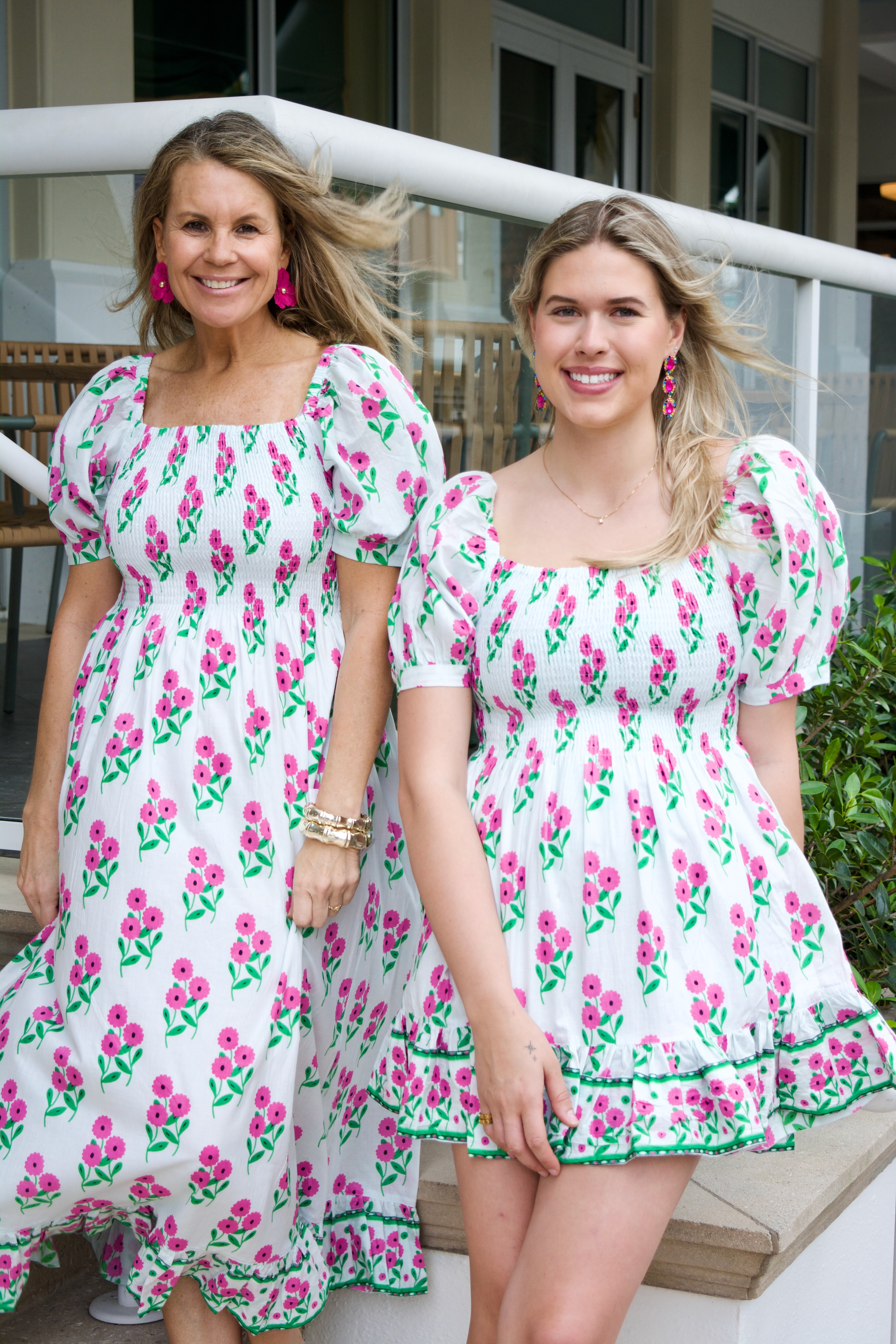 Poppy Dress Short | Bunch of Daisies | Pink image 1