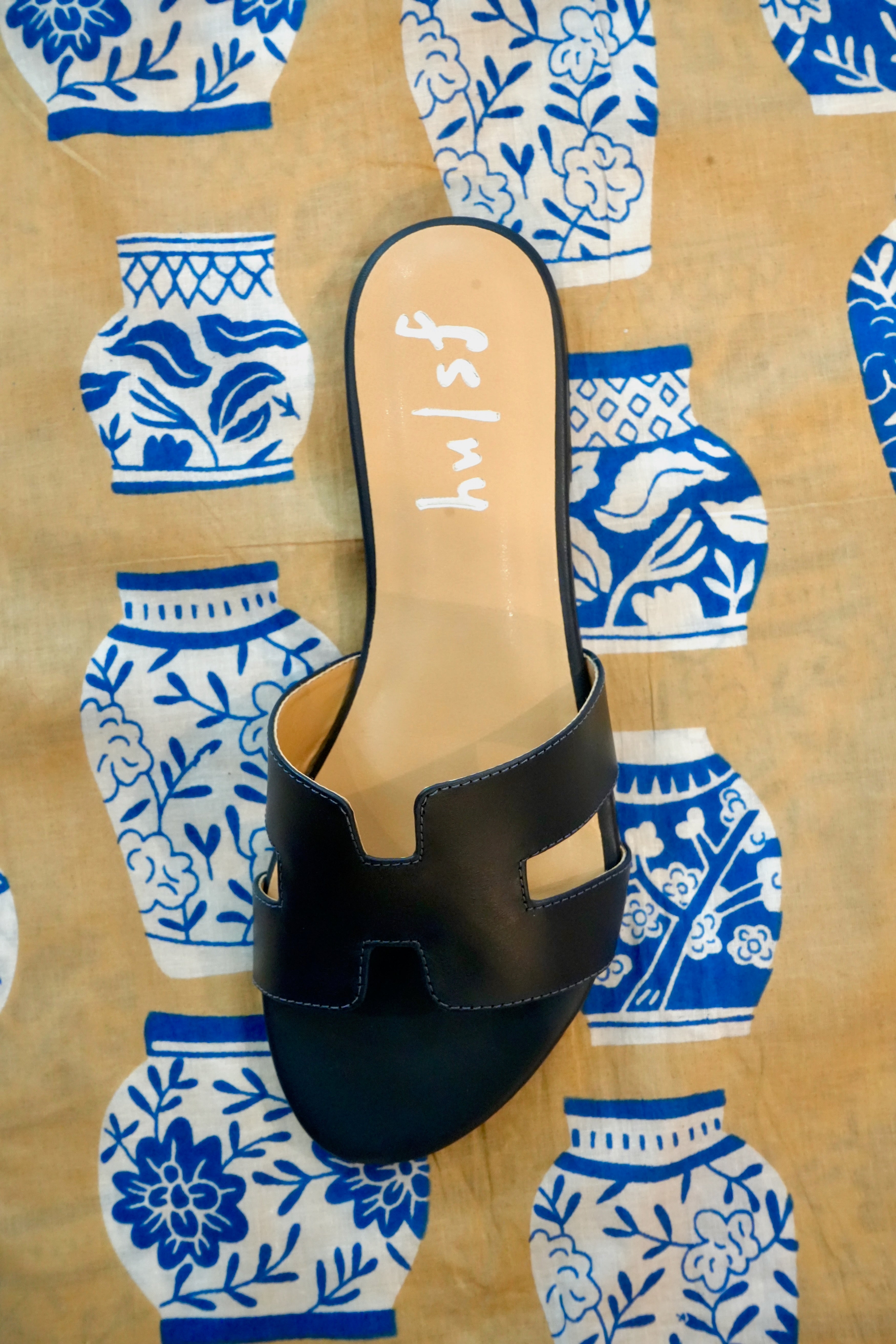 Riviera Camel Black Leather