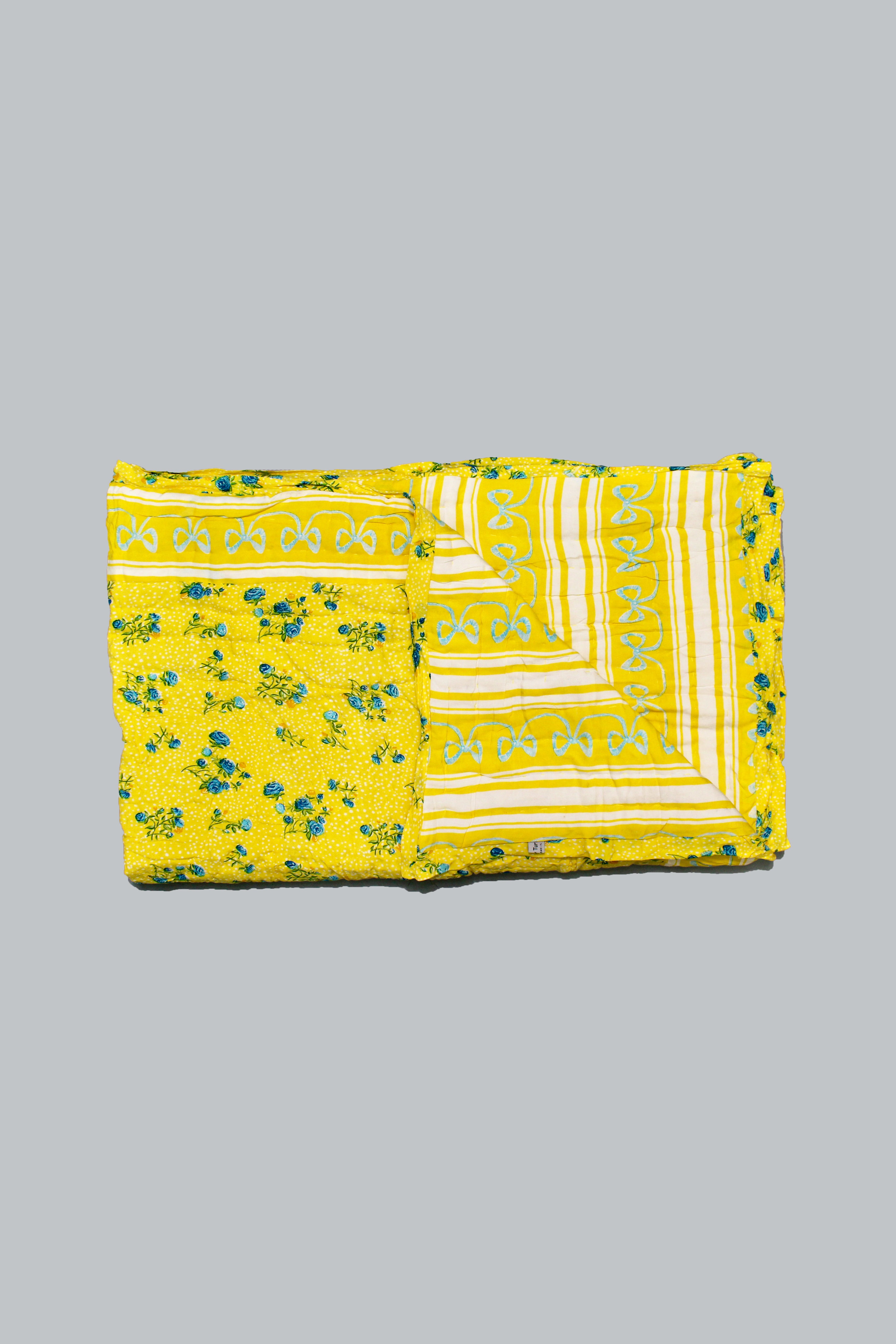 Quilt | Roses and Ribbons | Yellow image 1